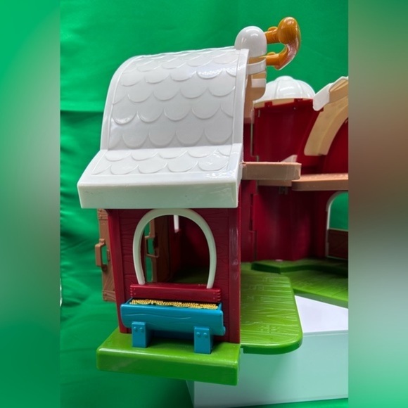 Big Red Barn - Animal Farm Playset for Toddlers 3 Years Up Dark Red By Battat - Picture 7 of 16